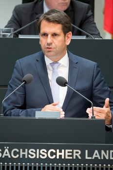 Minister Olaf Lies spricht im Niedersächsischen Landtag, Fotograf: Thiemo Jentsch