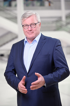 Porträtfoto Minister Dr. Bernd Althusmann