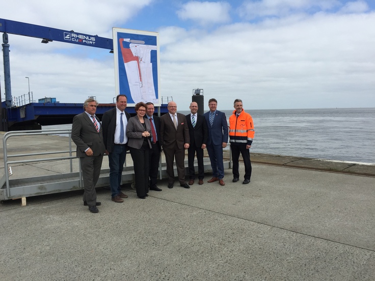 Am neuen Fähranleger Steubenhöft in Cuxhaven