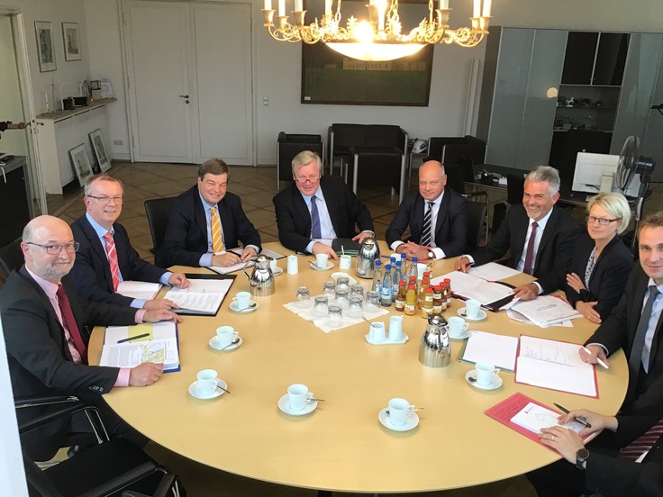 Arbeitstreffen zwischen dem Parlamentarischen Staatssekretär Enak Ferlemann und Minister Dr. Bernd Althusmann