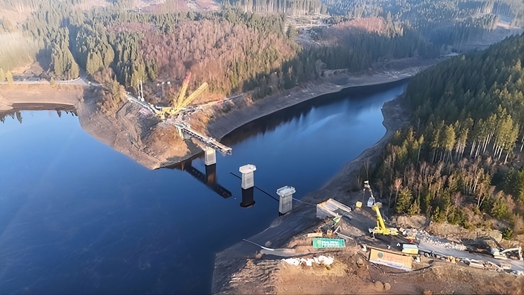 Baustelle der Bramkebrücke über den Oker-Stausee, Luftaufnahme