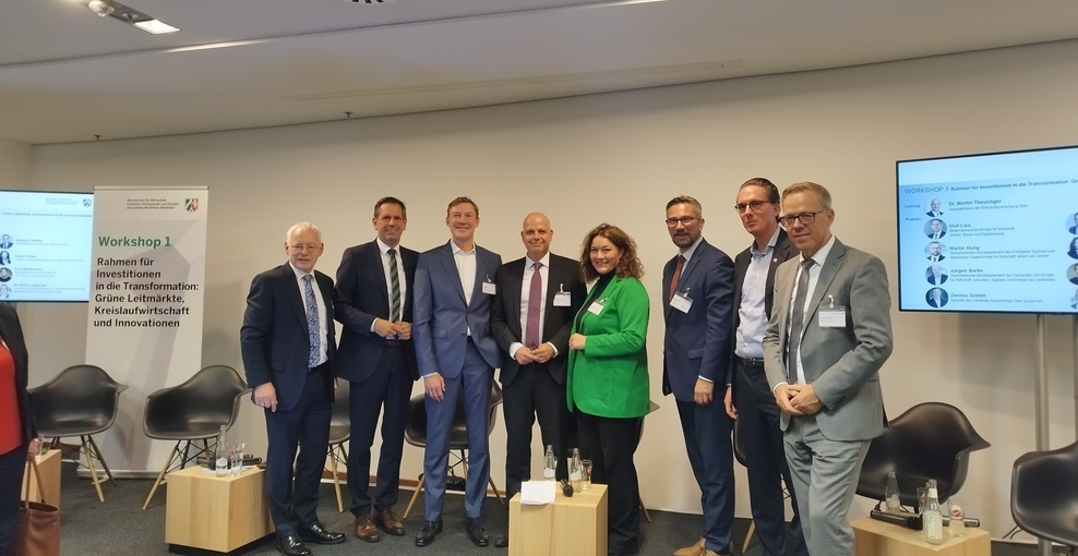 Gruppenbild zum Stahlgipfel