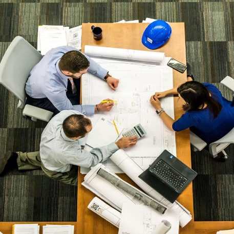 Menschen am Schreibtisch, Vogelperspektive